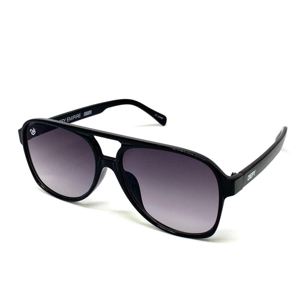 MIAMI GLOSS BLACK FRAME/GREY GRADIENT LENSES SUNGLASS – Defy