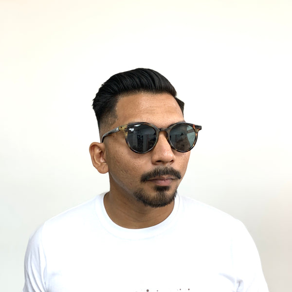QUINCY - GLOSS BLACK FRAME / GREY LENSES SUNGLASS